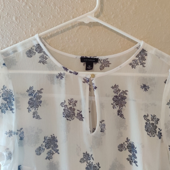 **3/$15** Ann Taylor Sheer Flower Keyhole Blouse - Picture 4 of 6